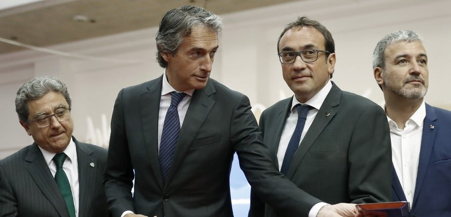 Enric Millo (delegado Gobierno), junto Íñigo de la Serna, Josep Rull y Jaume Collboni en la inauguración del SIL / EFE/Andreu Dalmau