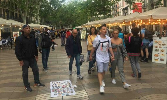 La Rambla es el centro neurálgico del turismo en Barcelona / CARLOS RUFAS