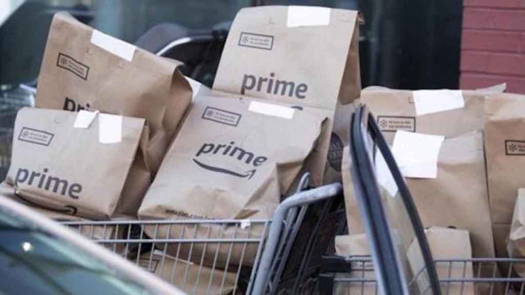 Paquetes de Amazon Prime, una de las empresas que pagará la 'tasa Amazon' / EFE