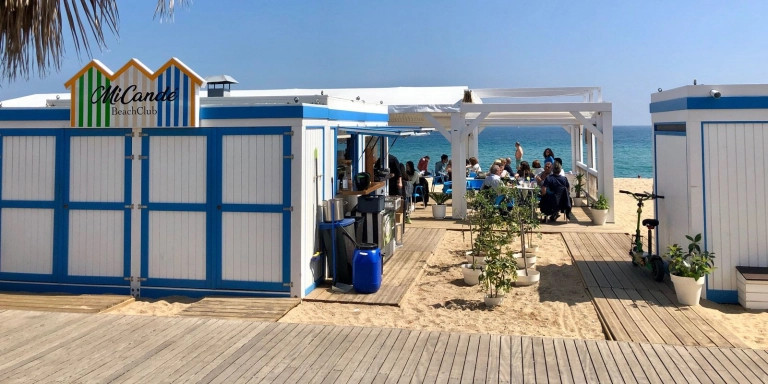 Uno de los chiringuitos de la playa de Badalona años anteriores