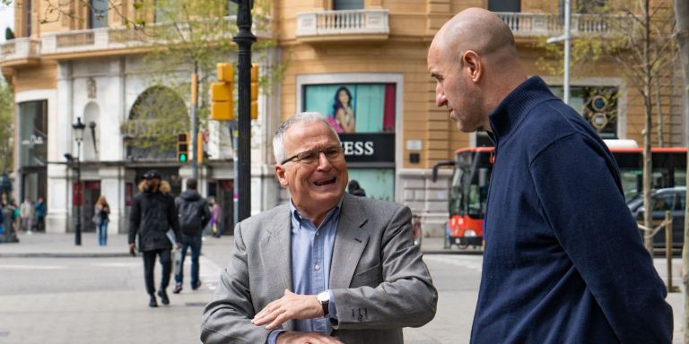 Josep Bou, en el paseo de Gràcia / METRÓPOLI - LUIS MIGUEL AÑÓN
