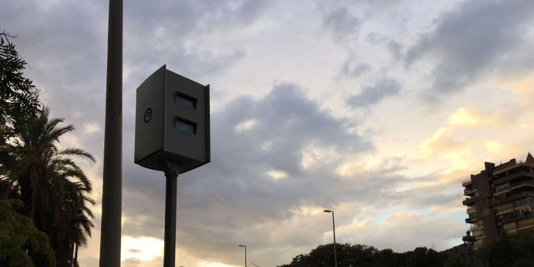 Radar en la avenida Diagonal de Barcelona / METRÓPOLI - RP