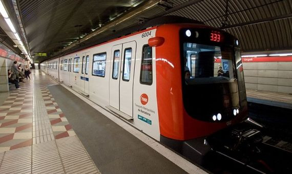 Un metro de la L1, a la altura de la estación de Urgell / TMB