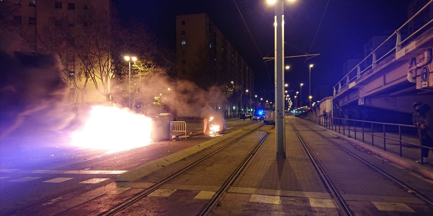 Barricada de fuego este fin de semana en Sant Roc para protestar contra los cortes de luz / CEDIDA