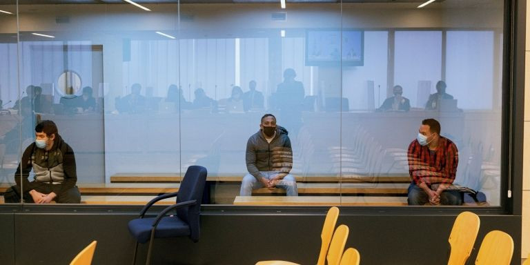 Los acusados Mohamed Houli Chemial, Driss Oukabir y Said Ben Iazza durante el juicio en la Audiencia Nacional / EFE - FERNANDO VILLAR