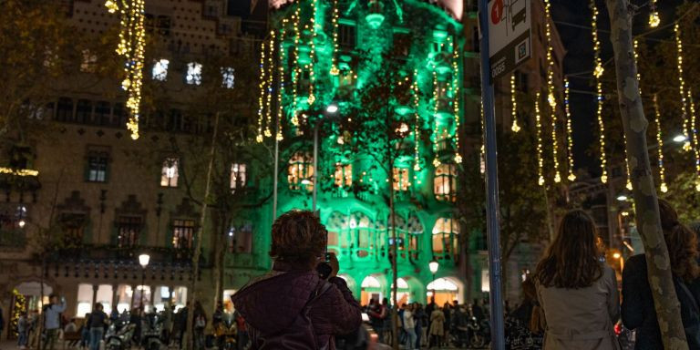 Luces de Navidad / LUIS MIGUEL AÑÓN - METRÓPOLI