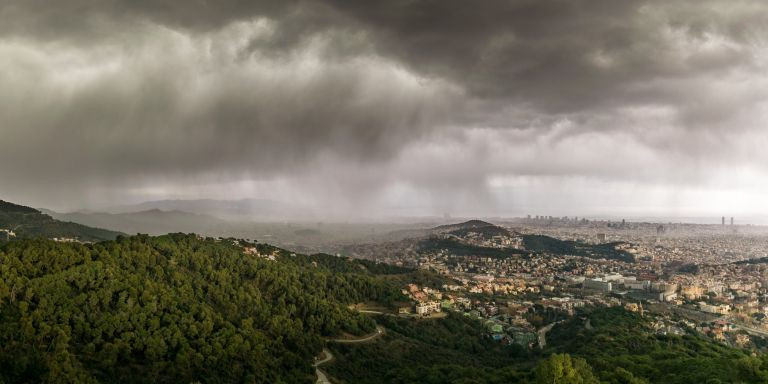 Panorama inestable y con chubascos en Barcelona / ARCHIVO - Alfons Puertas