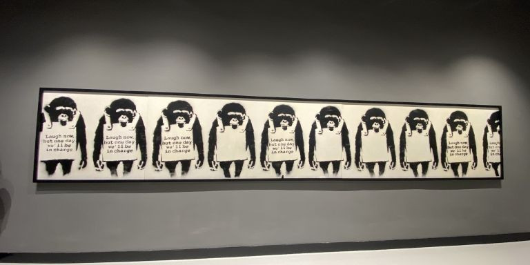 Obra de Banksy en el Moco Museum de Barcelona / METRÓPOLI