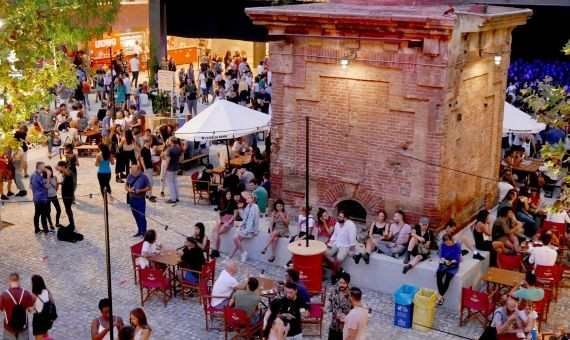 Imagen desde arriba del interior del recinto de la fábrica de Estrella Damm / Jennifer Molina