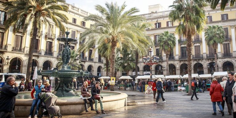 El festival Veu de Dones se celebra en la plaza Real de Barcelona 