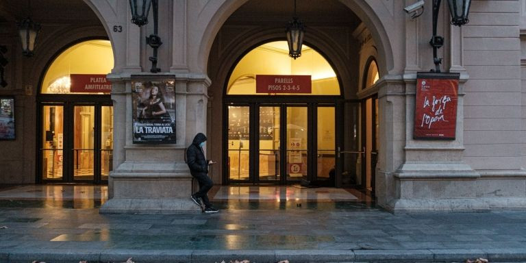 Fachada de El Gran Teatre del Liceu a última hora de la tarde / PABLO MIRANZO