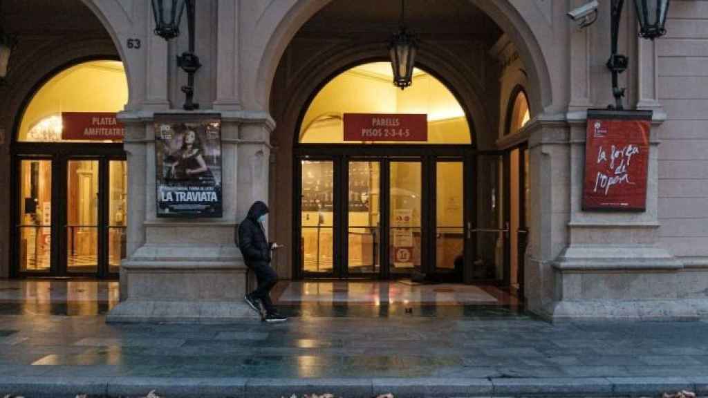 Fachada de El Gran Teatre del Liceu a última hora de la tarde / PABLO MIRANZO