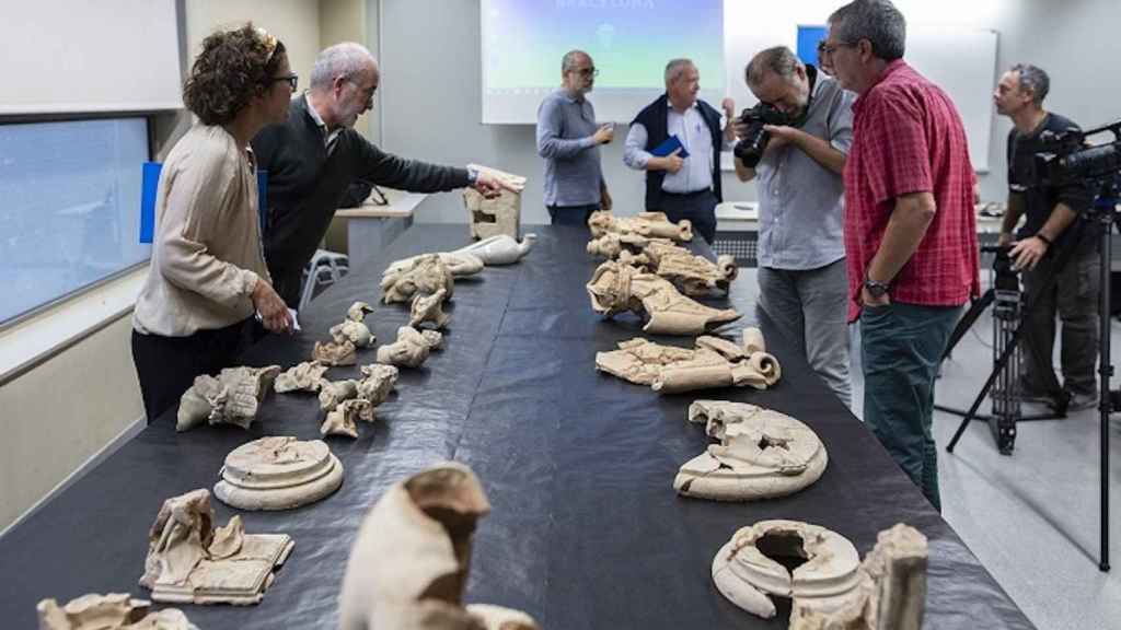 Imagen de la presentación a los medios de comunicación de los hallazgos arqueológicos