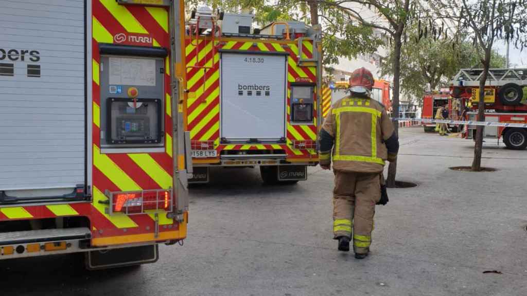 Los Bomberos en la calle de Llevant de Sant Adrià