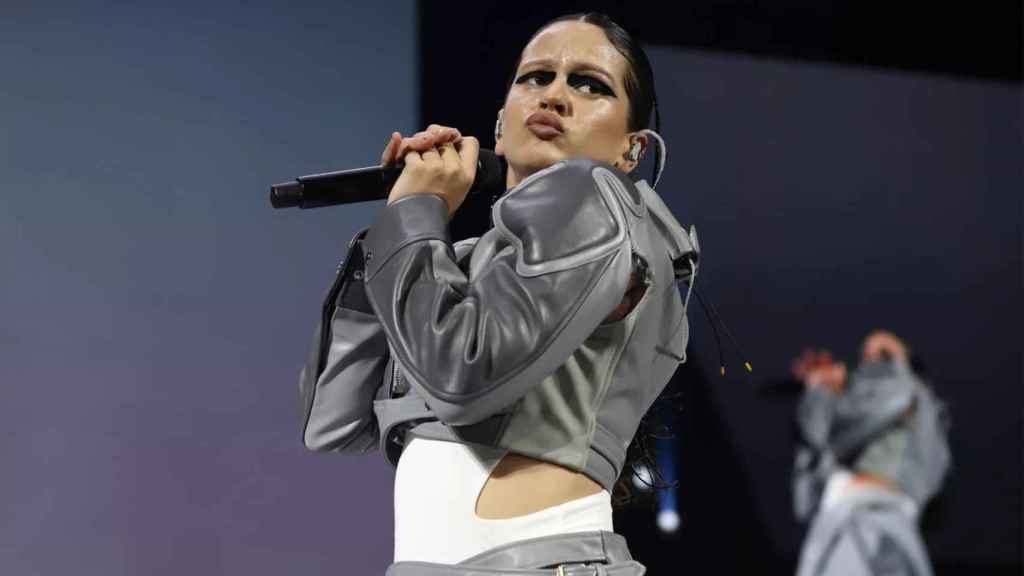 La cantante de Sant Esteve Sesrovires, Rosalía, durante un concierto en Barcelona