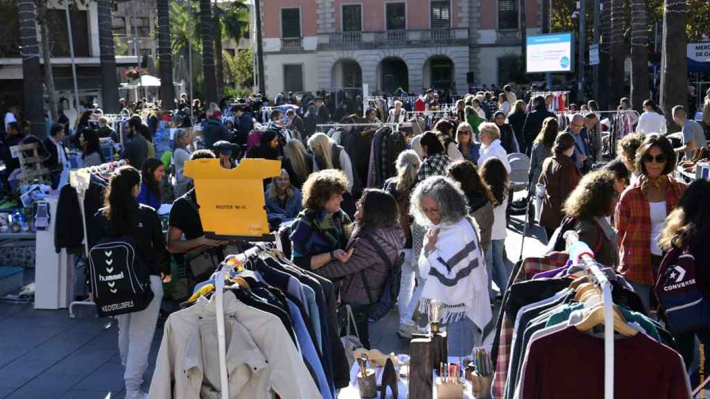 La plaza de la Iglesia acoge el próximo 18 de noviembre el mercadillo de segunda mano 'MeRRRcafels'