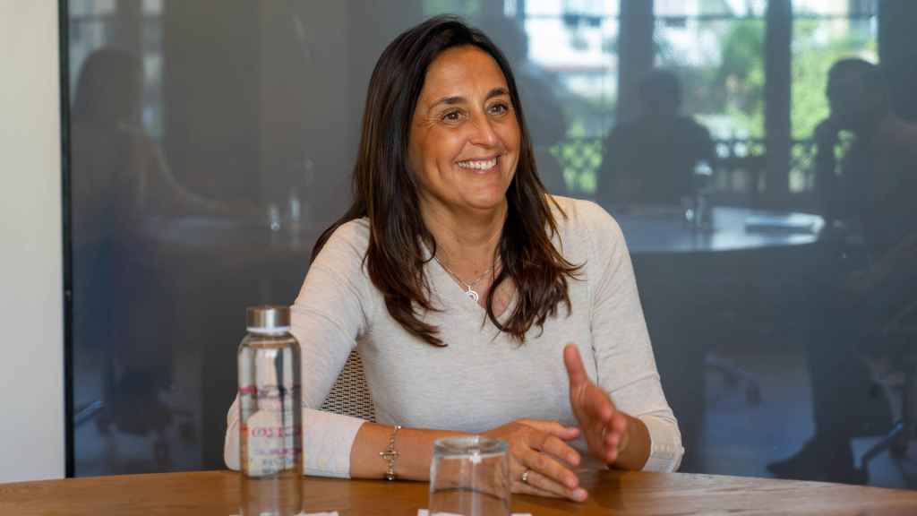 La líder del PSC en Castelldefels, Esther Niubó, en una entrevista con Metrópoli