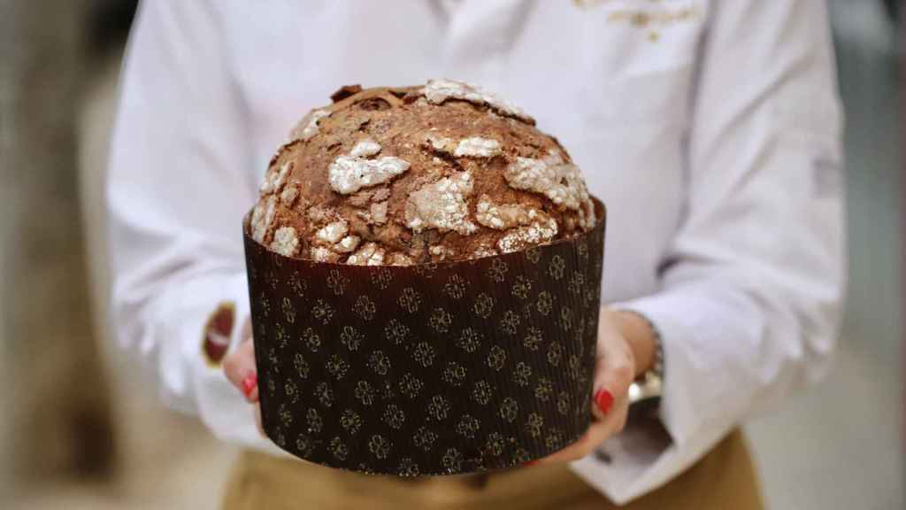 Panettone solidario de chocolate de la pastelería L'Atelier Barcelona