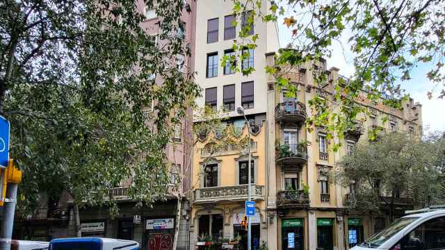 La casa modernista de más de 100 años que se esconde en un gran edificio de Barcelona