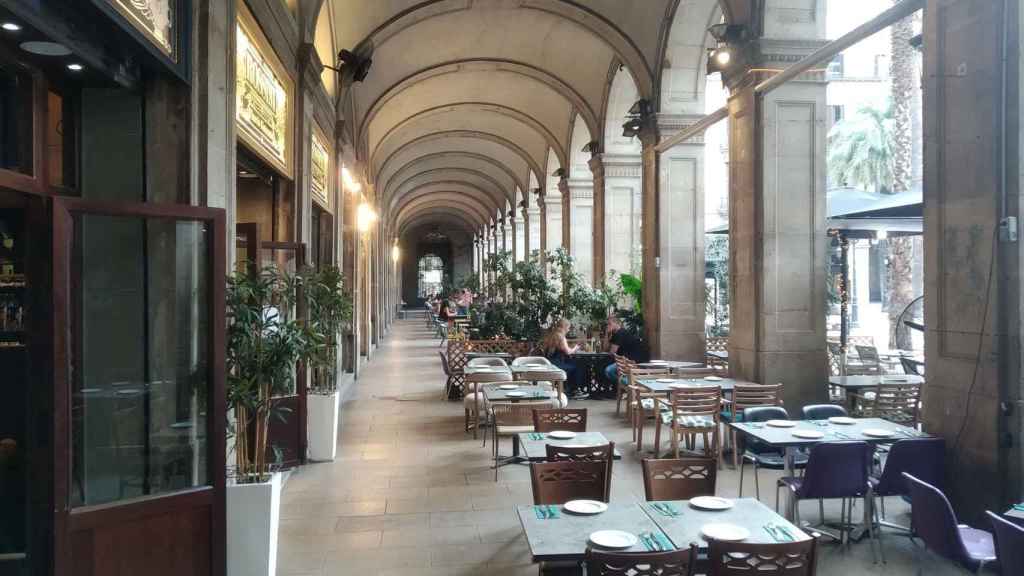 Terrazas en la plaza Reial