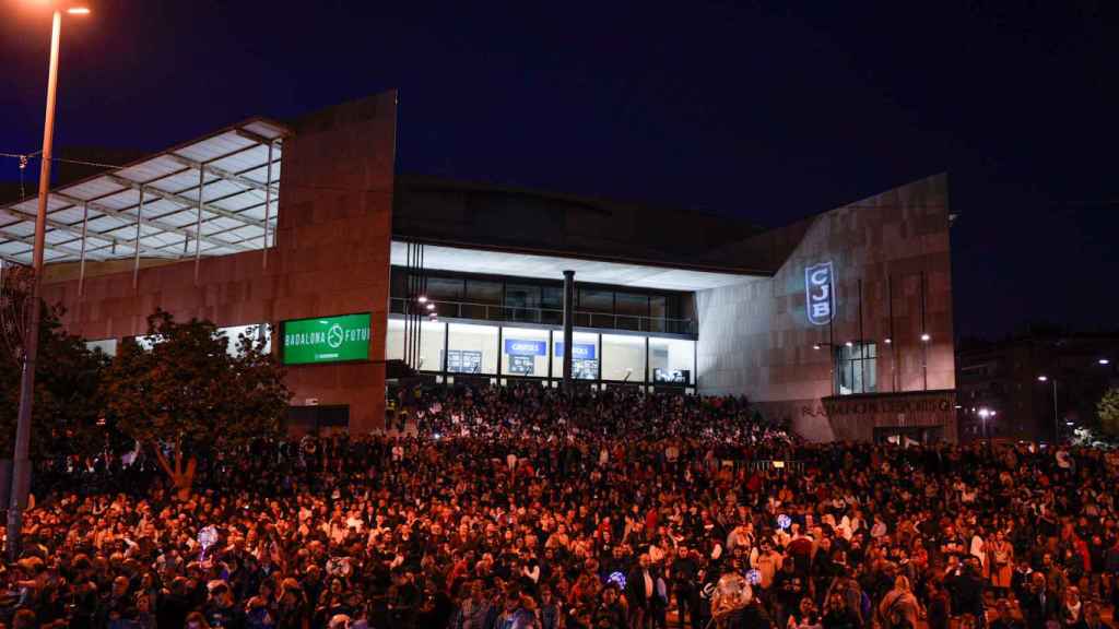 Más de 50.000 personas congregadas en el encendido del árbol de Badalona