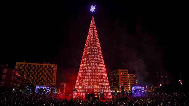 Así han sido las reacciones a la iluminación del árbol de Navidad de Badalona