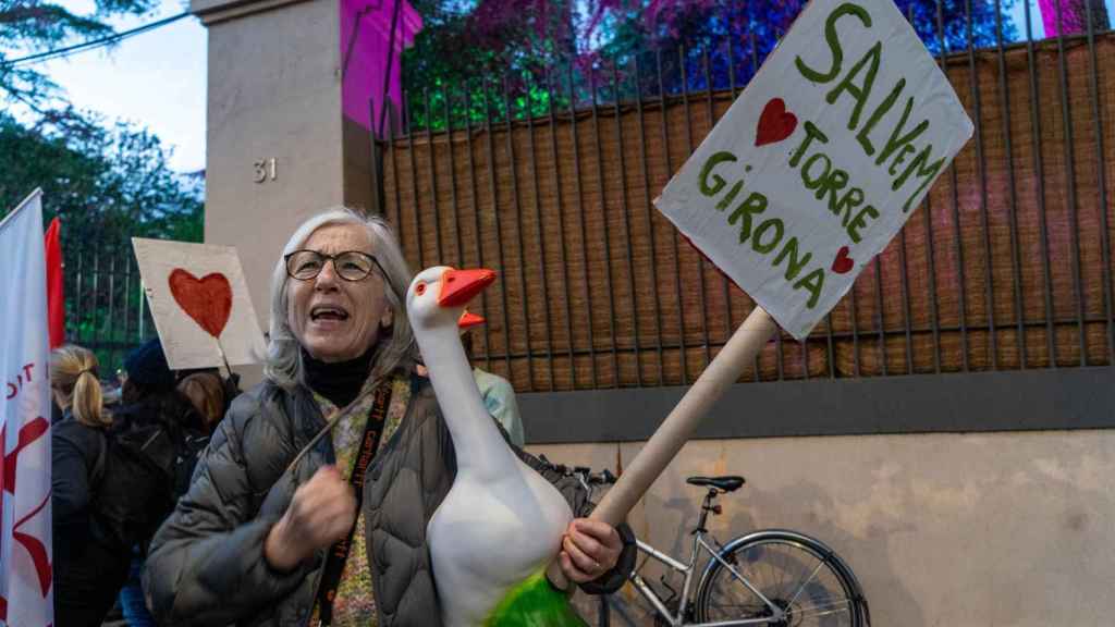 Manifestación contra 'Natura Encesa' en Jardins Torre Girona