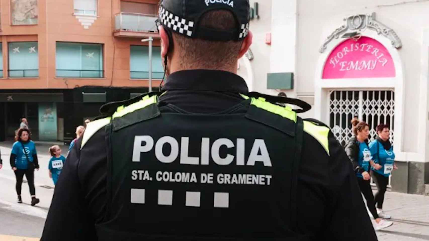Un agente de la Policía Local de Santa Coloma de Gramenet