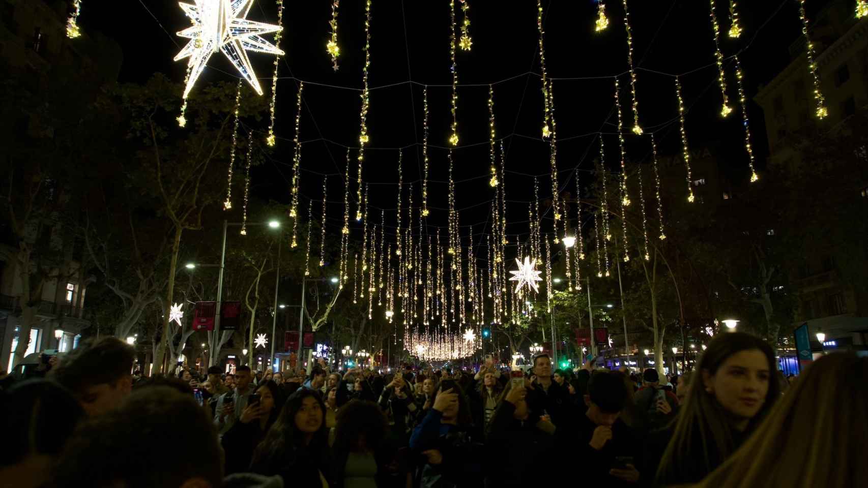 El paseo de Gràcia iluminado este 2023