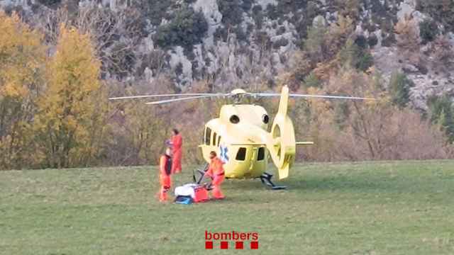 Un helicóptero de Bombers en otro rescate en una zona montañosa
