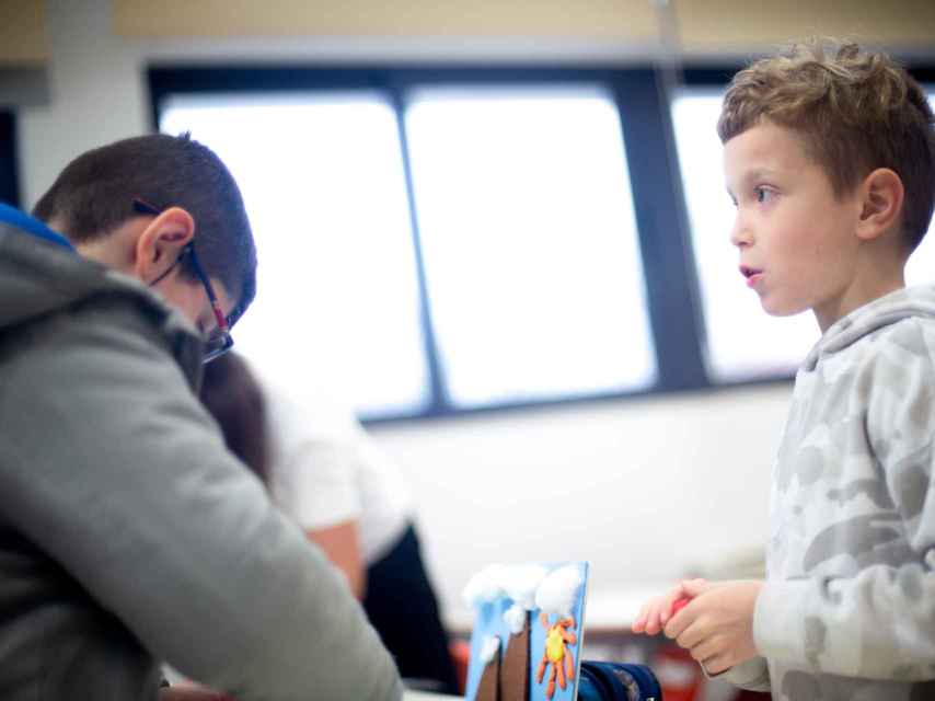 Beneficiarios del programa Proinfancia durante un taller