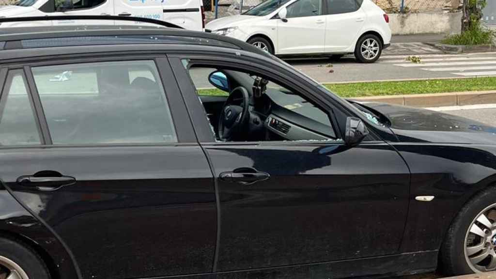 Uno de los coches reventados en Canyadó