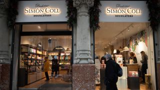 La chocolatera Simon Coll abre su primera tienda en Barcelona en la Rambla Catalunya