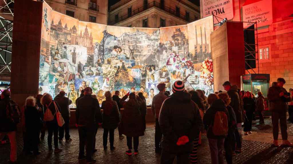 Plaza Sant Juame navideña y pesebre de Barcelona