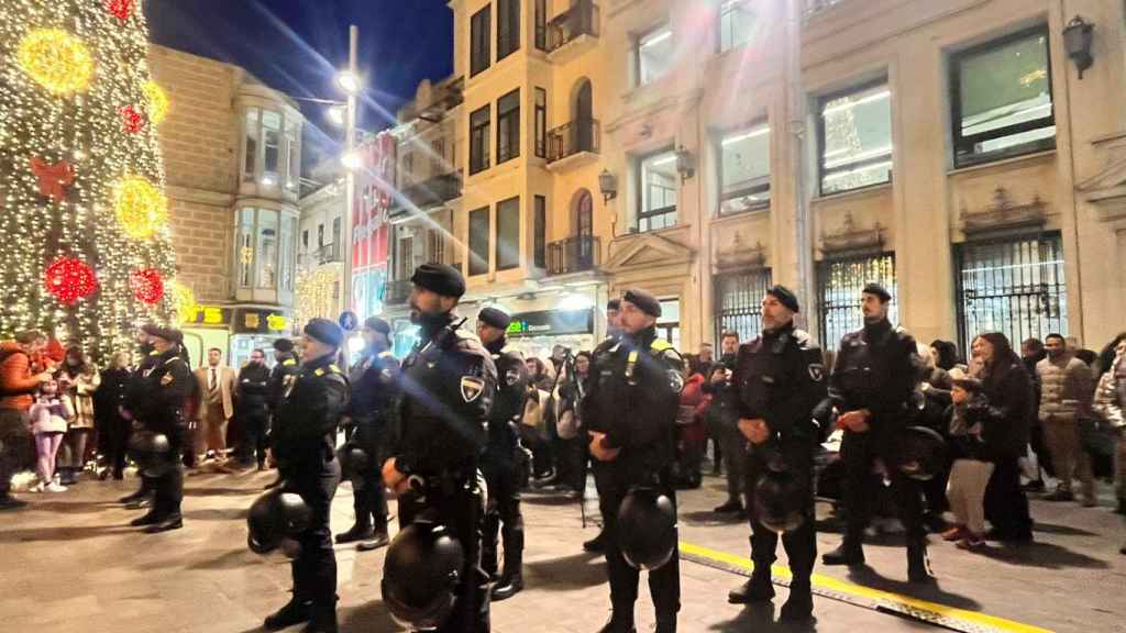 La GEIP de Badalona en la presentación en la plaza de la Vila