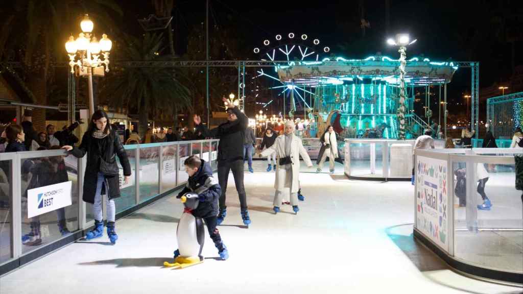 Imagen de la pista de hielo en el Port de Barcelona