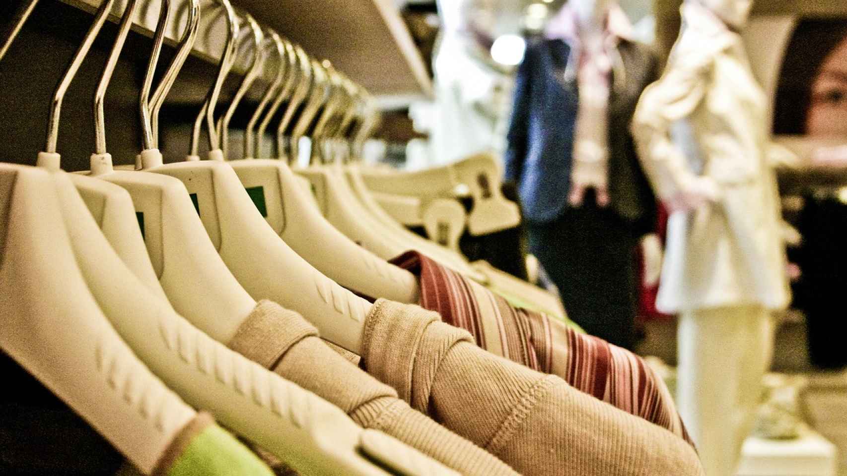 Imagen archivo de una tienda de ropa