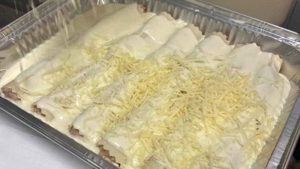 Canelones de Ca l'Estevet antes de gratinar