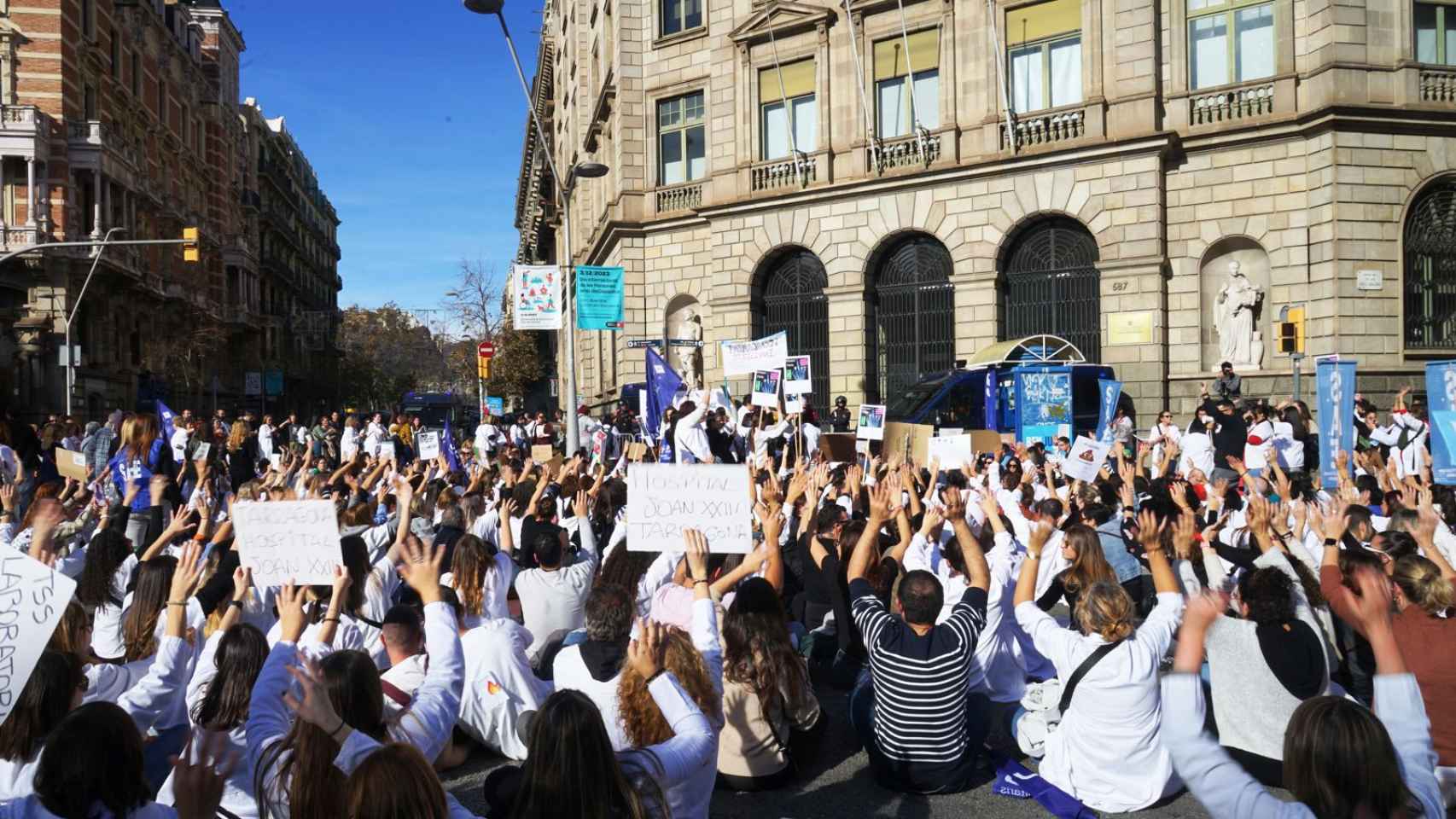 Manifestación de técnicos y sanitarios en Barcelona