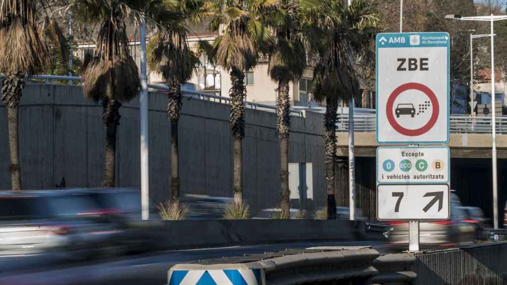 Indicador de la ZBE en la Ronda de Dalt