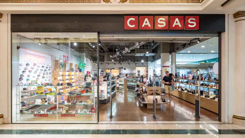 Una tienda de Casas en el interior del centro comercial Gran Vía 2