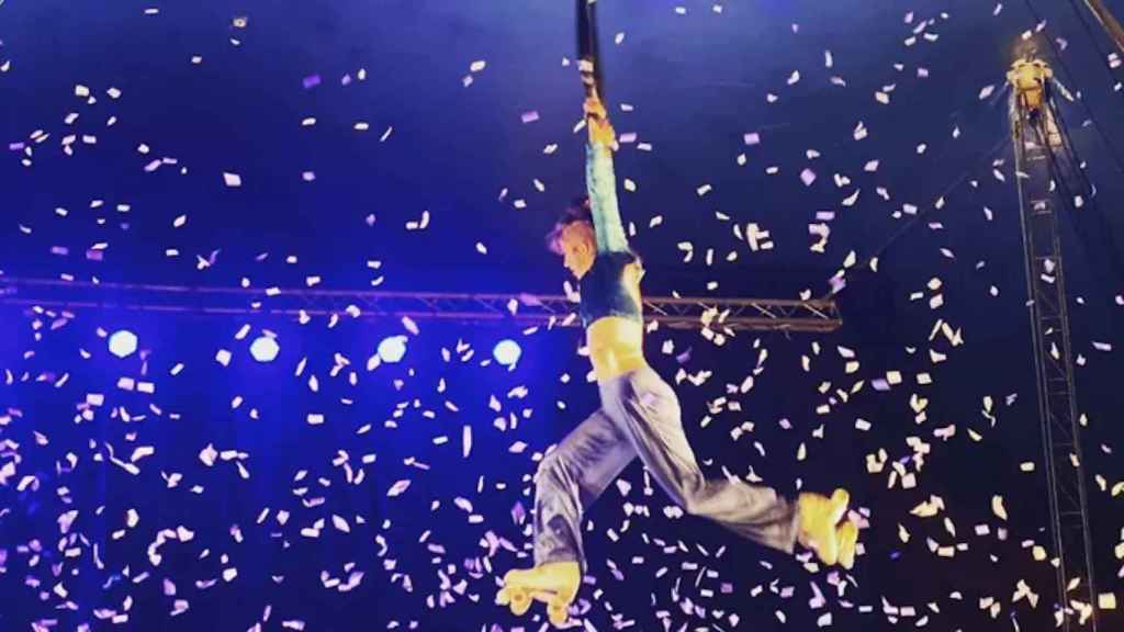 Uno de los artistas en el espectáculo de circo de l'Hospitalet de Llobregat