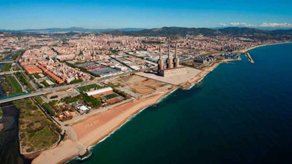 Zona de las Tres Chimeneas vista desde el mar