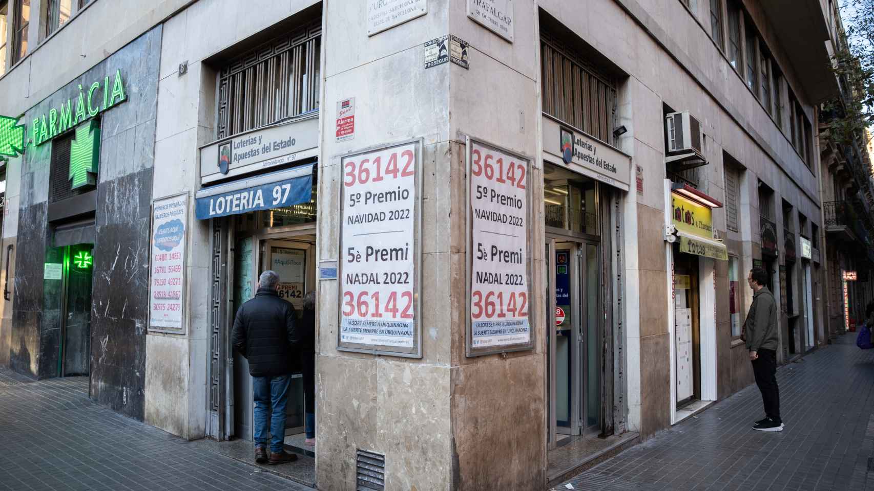 Lotería 97, una de las administraciones más conocidas de Barcelona, en la plaza Urquinaona