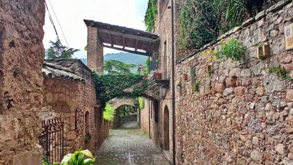 Imagen de una de las callejuelas medievales del municipio de Mura