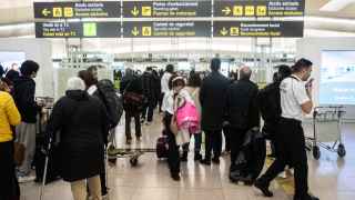 El 'overbooking' de pasajeros en el Aeropuerto de Barcelona pone en jaque a aerolíneas y trabajadores