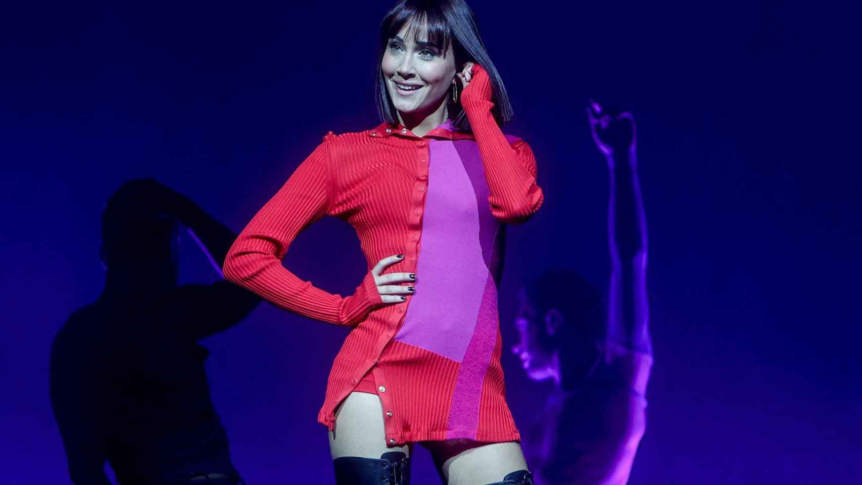 La cantante Aitana durante una actuación en el WiZink Center, a 5 de diciembre de 2023, en Madrid