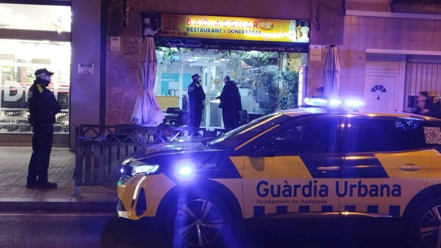 Exterior del 'kebab' intervenido por Guardia Urbana en Badalona