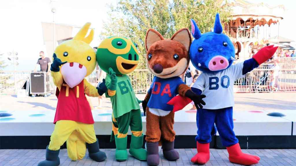 Las mascotas del parque --Ti, Bi, Da y Bo-- y los voluntarios repartirán caramelos entre los asistentes desde el autobús del Tibidabo en la Cabalgata de Reyes