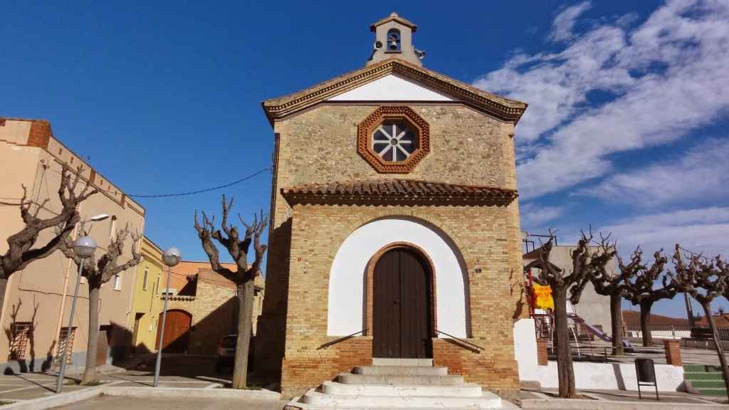 Iglesia de San Andrés de Puigdàlber, el pueblo más pequeño de Catalunya